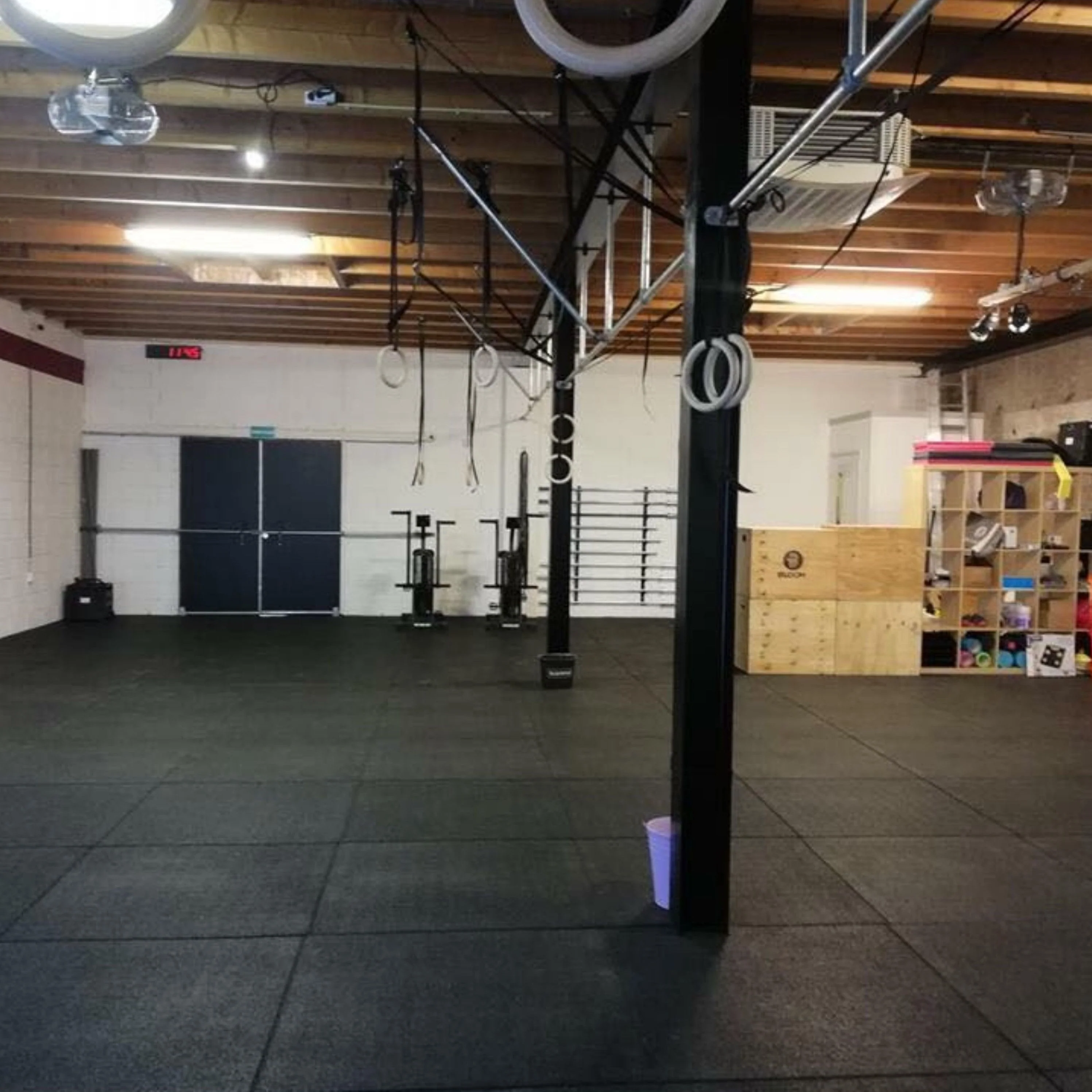 Flatline PRO Black Rubber Gym Flooring – 1m x 1m x 15mm - Image 7